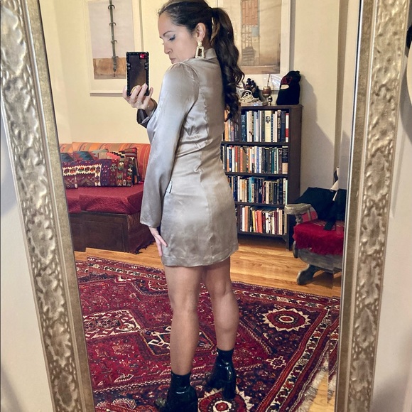 Amanda Uprichard Taupe 💯 silk blazer mini dress. Size XSmall. Gently worn. - Picture 5 of 6